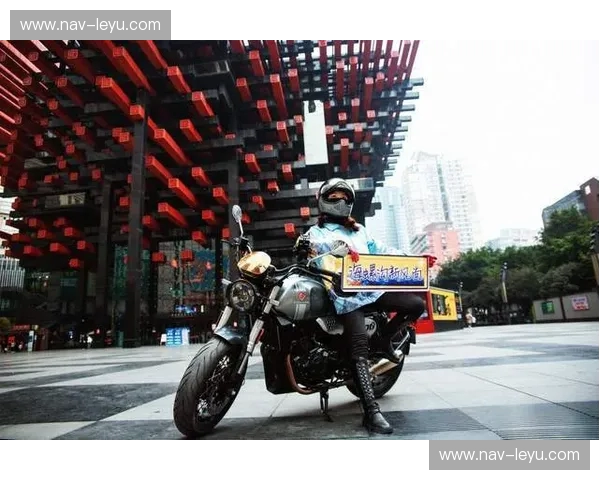 双城记：当外滩的霓虹撞上工体的嘶吼，谁才是中超的终极排面？